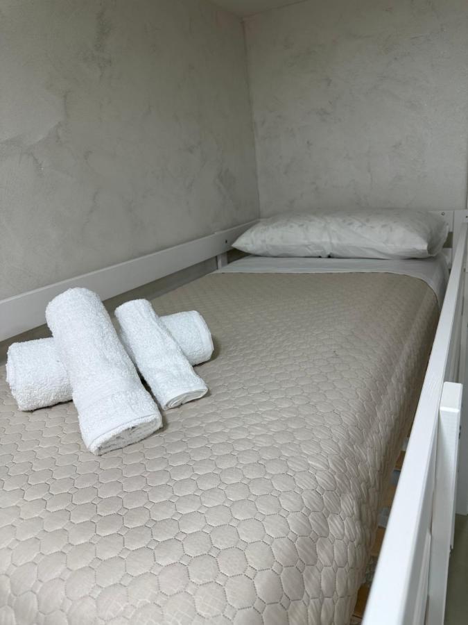 Chloehouse Apartment เนเปิลส์ ภายนอก รูปภาพ