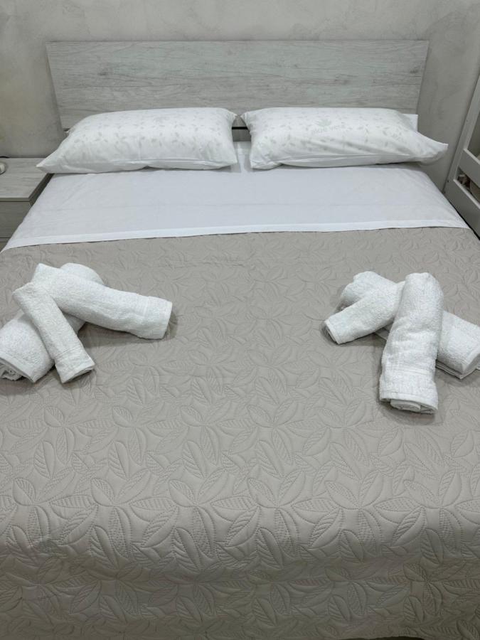 Chloehouse Apartment เนเปิลส์ ภายนอก รูปภาพ