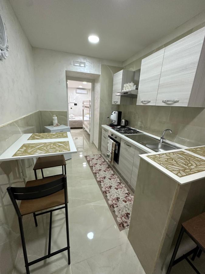 Chloehouse Apartment เนเปิลส์ ภายนอก รูปภาพ