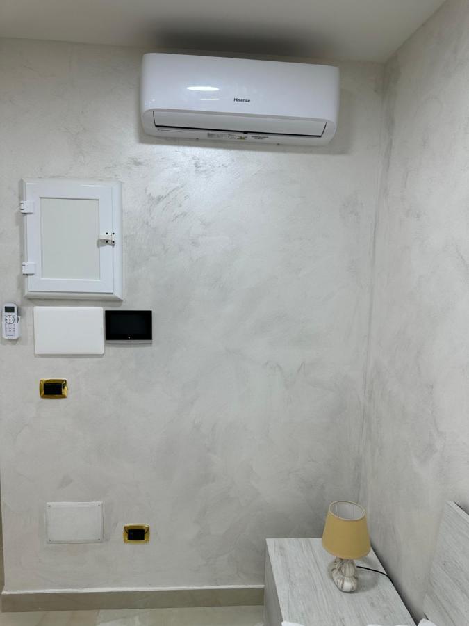 Chloehouse Apartment เนเปิลส์ ภายนอก รูปภาพ