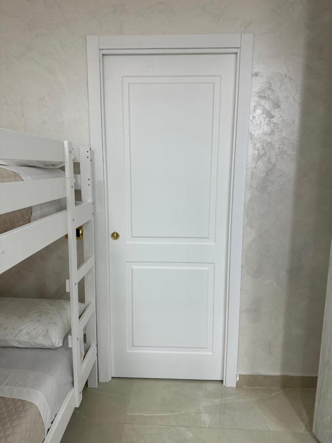 Chloehouse Apartment เนเปิลส์ ภายนอก รูปภาพ