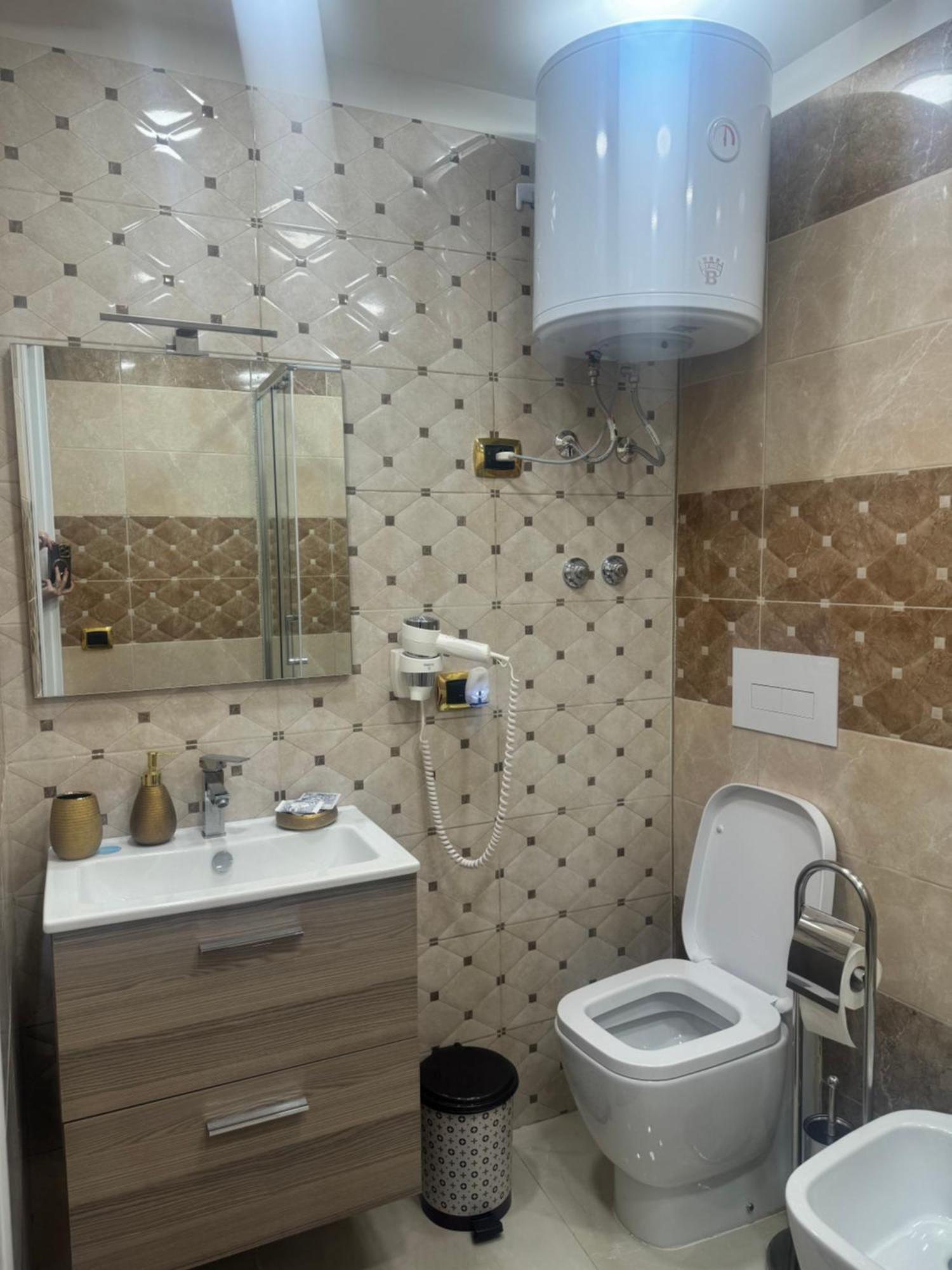 Chloehouse Apartment เนเปิลส์ ภายนอก รูปภาพ
