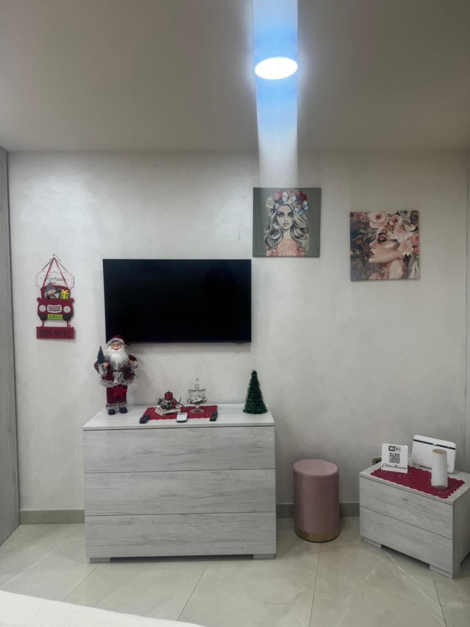 Chloehouse Apartment เนเปิลส์ ภายนอก รูปภาพ